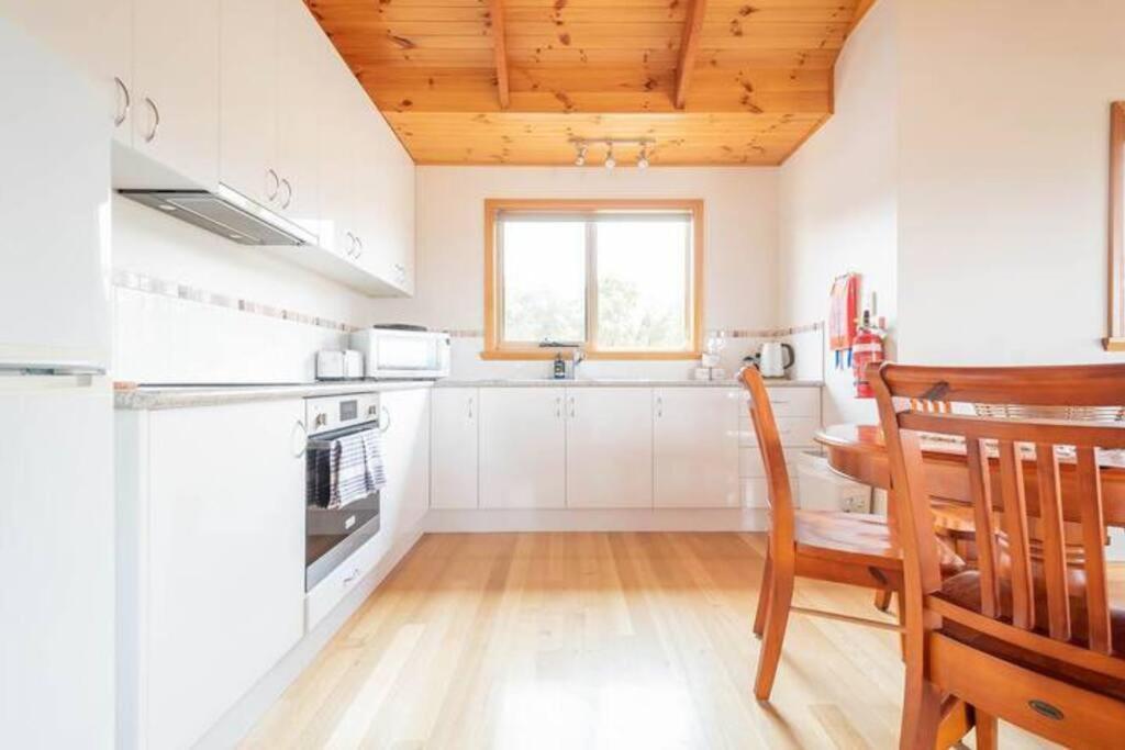 Private 2 Bedroom Cabin Retreat Legana ภายนอก รูปภาพ